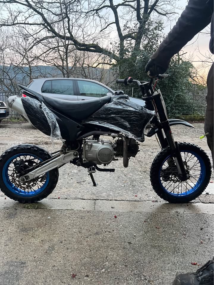 Pit bike 125cc YX in vendita da DC Auto a Belvì – foto 4