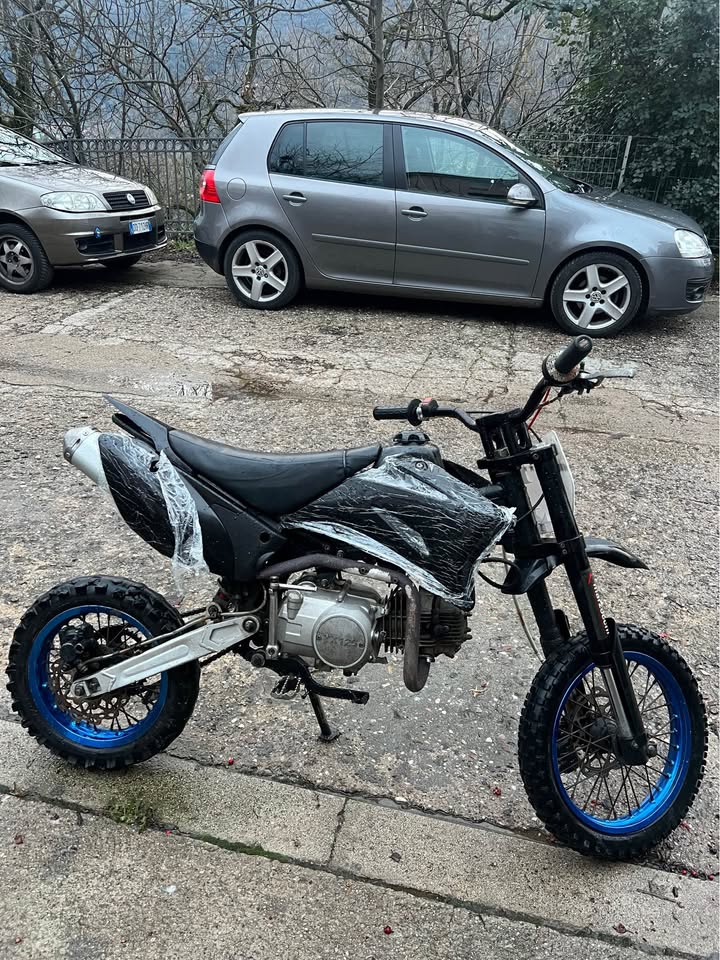 Pit bike 125cc YX in vendita da DC Auto a Belvì – foto 3