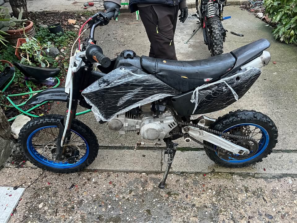 Pit bike 125cc YX in vendita da DC Auto a Belvì – foto 2